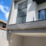 Casa em Atibaia com 3 dormitórios (1 suíte), sala 2 ambientes, piscina, 2 vagas de garagem, aceita financiamento
