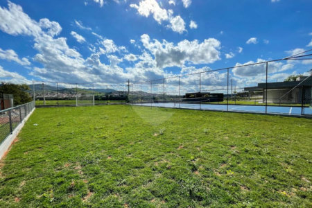 Terrenos a partir 300 metros em condomínio fechado e pronto para construir, aceita financiamento