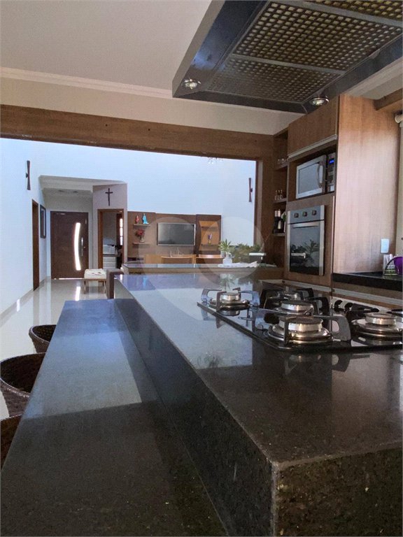 Excelente casa com muito boa localização no Condomínio Eldorado á venda.