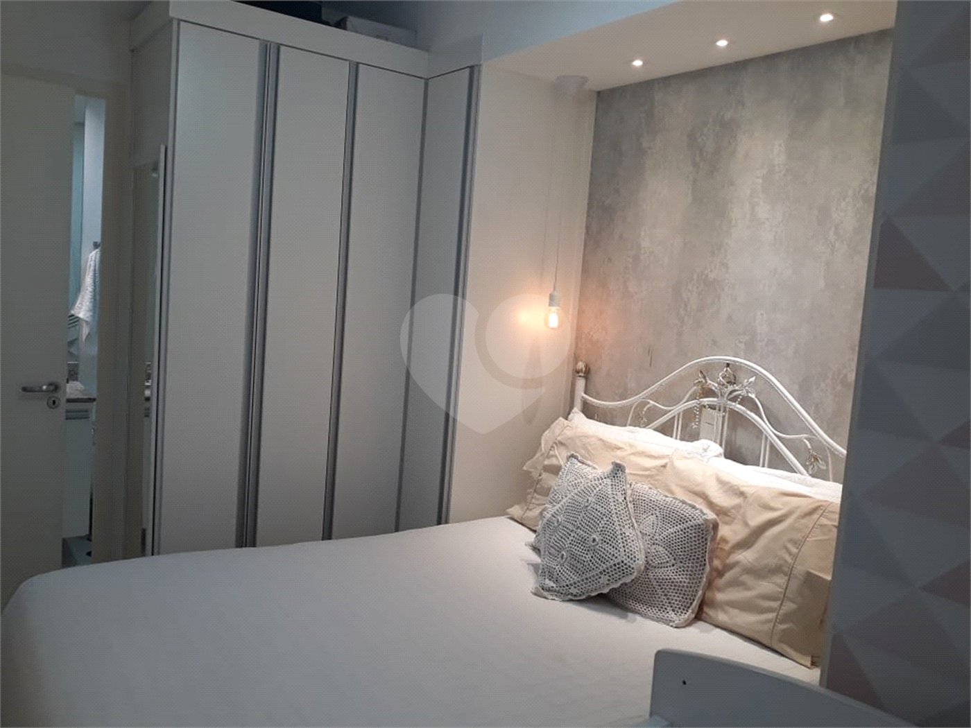 Apartamento à Venda na Bela Vista com 40 m2 de 1 Suíte em Andar Alto