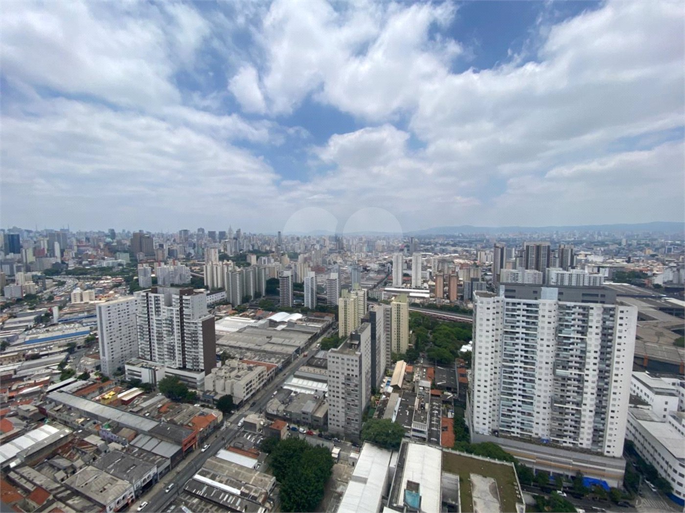 Apartamento com 3 quartos e varanda gourmet próximo do metrô
