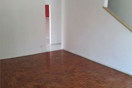 Sobrado à venda com 3 quartos em Vila Universitária, São Paulo - SP