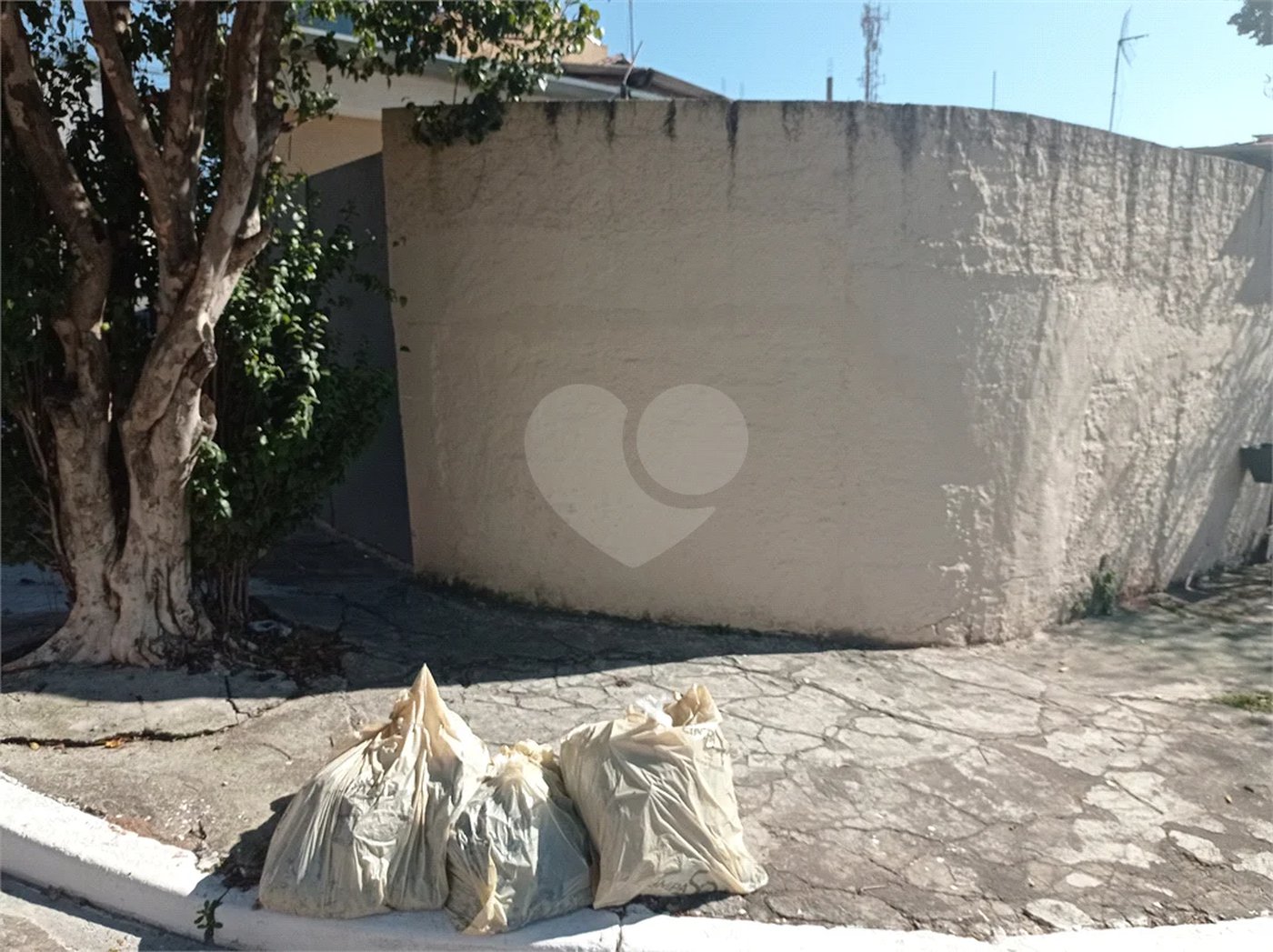 Atenção Investidores imovel com tres casas somando renda de 3mil mensal