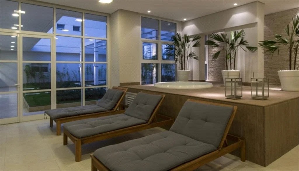 Apartamento à venda com 3 quartos, sendo 1 suíte, em Parque Reboucas, São Paulo, SP