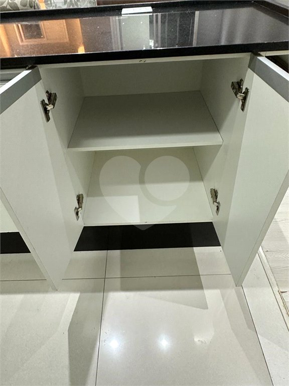Apartamento MOBILIADO à venda. ÓTIMA OPORTUNIDADE!
