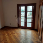 Sobrado à venda na Saúde c/ 330m2 - 5 Quartos/1 Suíte/2Vagas