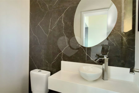 Casa térrea 3 dormitórios (3 suítes), espaço gourmet, piscina, 2 vagas garagem, condomínio fechado com ampla área lazer