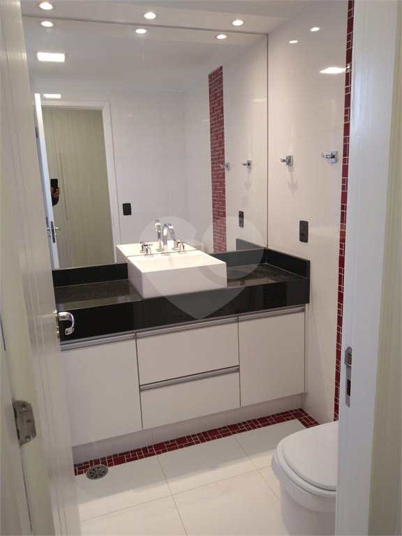 Apartamento 3 suítes, varanda gourmet, 3 vagas em Condomínio Clube na Mooca