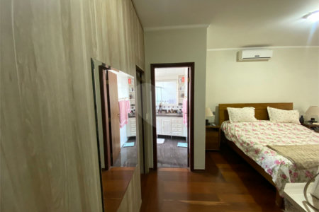 Casa térrea no Condomínio Parque Faber I