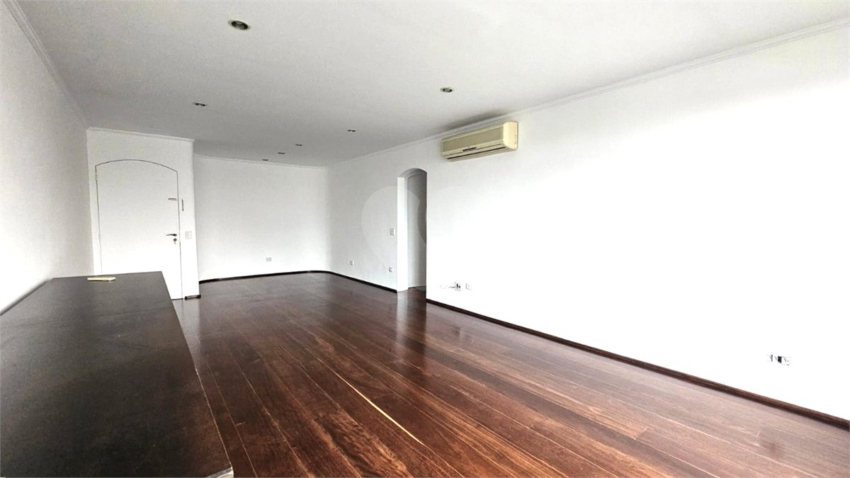 Apartamento para alugar com 3 quartos, sendo 1 suíte, em Granja Julieta, São Paulo, SP