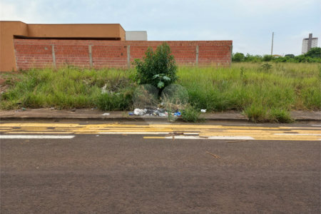 Terreno com 145,43 m² de área total.