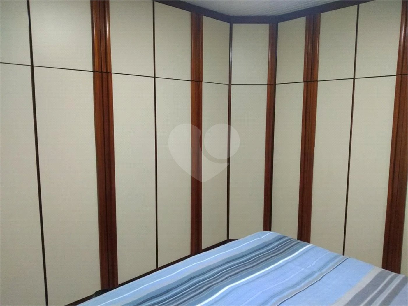 Linda Casa Sobrado a venda no Alto da Mooca com excelente acabamento, semi mobiliada com 2 suítes