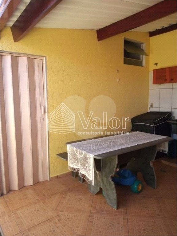 Casa Térrea com 2 dormitórios, sendo 1 suíte.