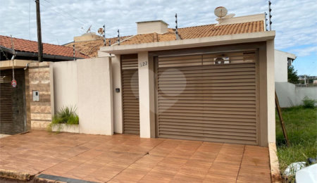 Casa à venda com 3 quartos, sendo 1 suíte,  em Coophafronteira, Ponta Porã, MS