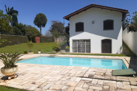 Casa Térrea com 3 quartos sendo 1 suíte. 1.400m² A/T. Jardim Floresta, Atibaia, SP