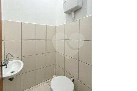 Galpão comercial/industrial com 627 m² no Bairro Planalto, em São Bernardo do Campo, próximo à Via Anchieta, com piso fabril, escritórios e mezanino.
