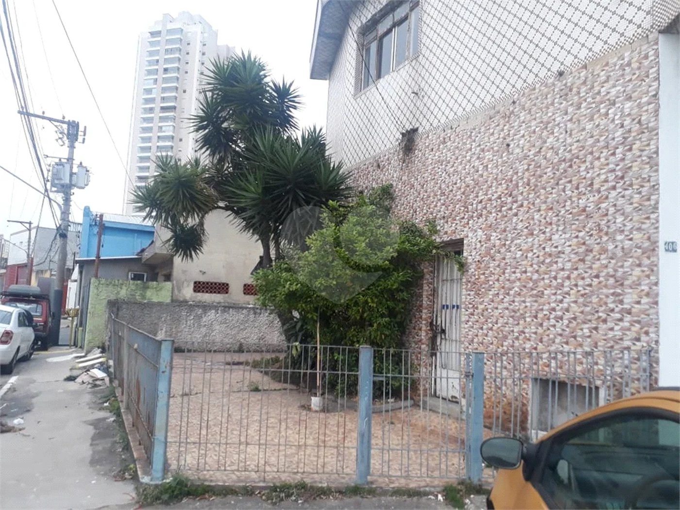 PRÉDIO COMERCIAL OU RESIDENCIAL DE 215,0 M² COM 03 QUARTOS, 04 VAGAS, 02 BANHEIROS PARA VENDA NO CARRÃO