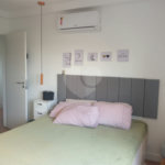 Apartamento 3 dormitórios, região do Campo Belo. Condomínio com laser completo.