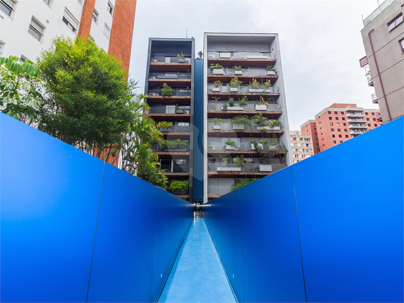 Imóvel 168m² Idea Zarvos com 3 suites, varanda na frente e na suíte, piscina, academia e 3 vagas Vila Madalena.