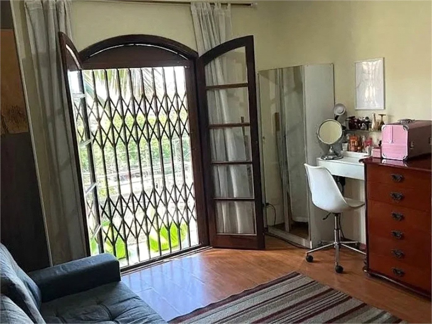 Sobrado à venda com 3 quartos, sendo 1 suíte,  em Parque Ipê, São Paulo, SP