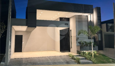 Casa à venda com 3 quartos, sendo 1 suíte, no condomínio Residencial Villeneuve, São Carlos - SP