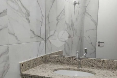 Casa Comercial na Vila Mariana, 400m², próximo metrô, 3 vagas, locação e venda