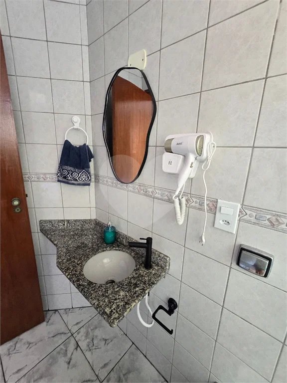 Belíssimo apartamento recém reformado na Praia Grande.