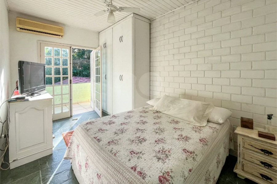 Casa à venda com 4 quartos, sendo 2 suítes, em Riviera de São Lourenço, Bertioga, SP