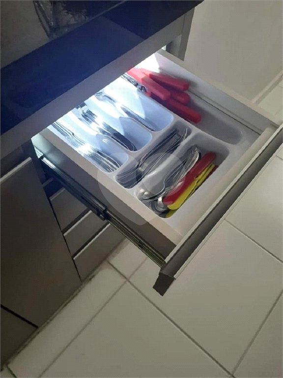 Apartamento no Condomínio Parque dos Manacás.