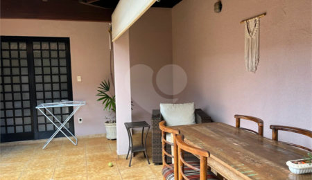 Casa à venda com 3 quartos, sendo 1 suíte, em Parque Fehr, São Carlos, SP