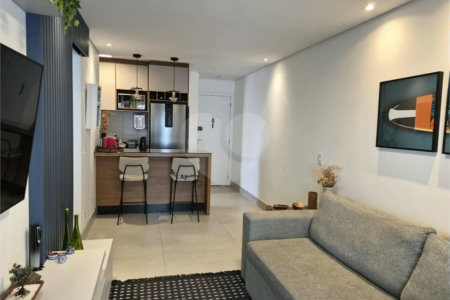 Oportunidade na Vila Leopoldina!! Apartamento com dois dormitórios, sendo uma suíte, dois banheiros, e com duas vagas.