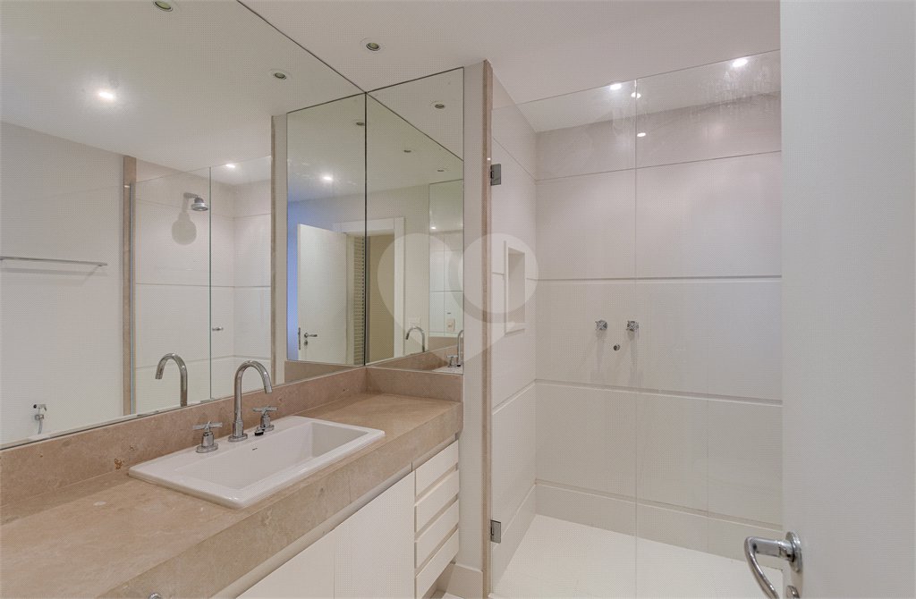 Apartamento à venda ou para alugar com 4 suítes em Alto da Boa Vista, São Paulo, SP