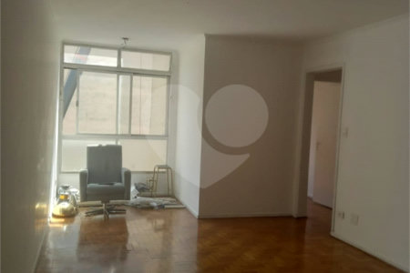 Apartamento no Paraiso, com 2 dormitórios, 02 banheiros, sala estar e jantar,