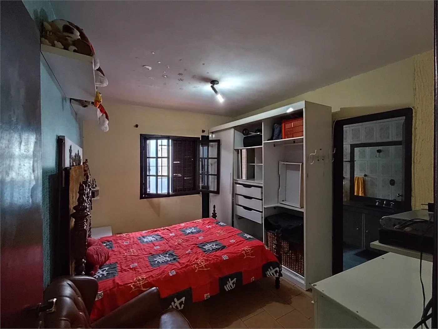 Sobrado à Venda Próximo ao Parque Chácara do Jóquei , 5 dormitórios sendo 3 suítes e 3 vagas !!!
