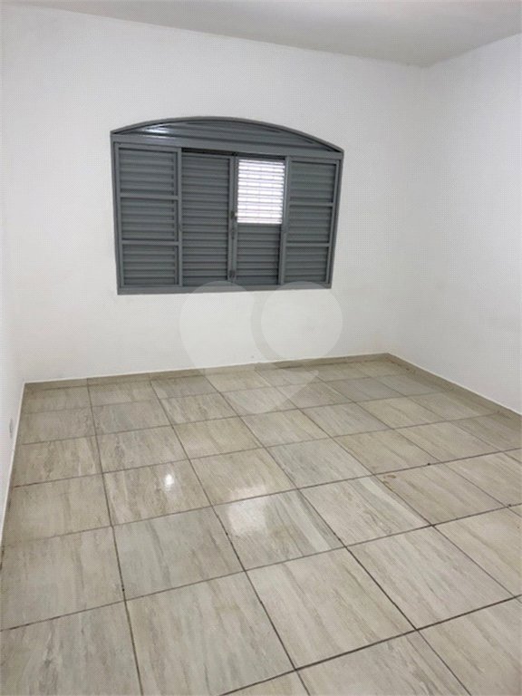 Casa com 235m² , 3 dormitórios , sendo 1 suíte , 6 vagas , à venda no Jardim Brasilia