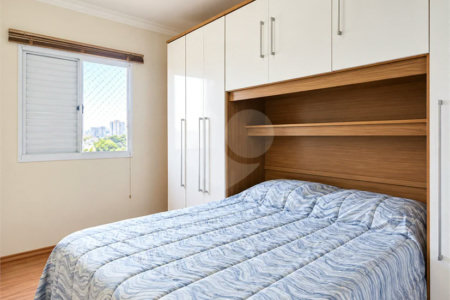 Apartamento com 2 dormitórios e 1 vaga em Nova Petrópolis, com piscina, academia, brinquedoteca, churrasqueira e portaria 24 horas. Excelente localização.