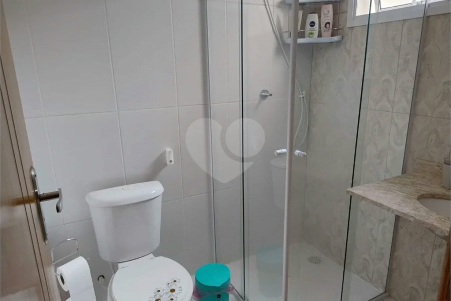 Vende-se Sobrado com 2 Suítes em Condomínio Fechado – Vila Ré