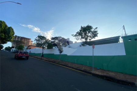 Casa térrea no Jardim Macarengo .