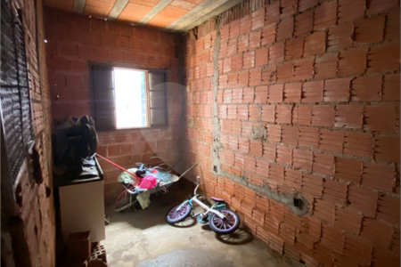 Casa Térrea com 1 dormitório.