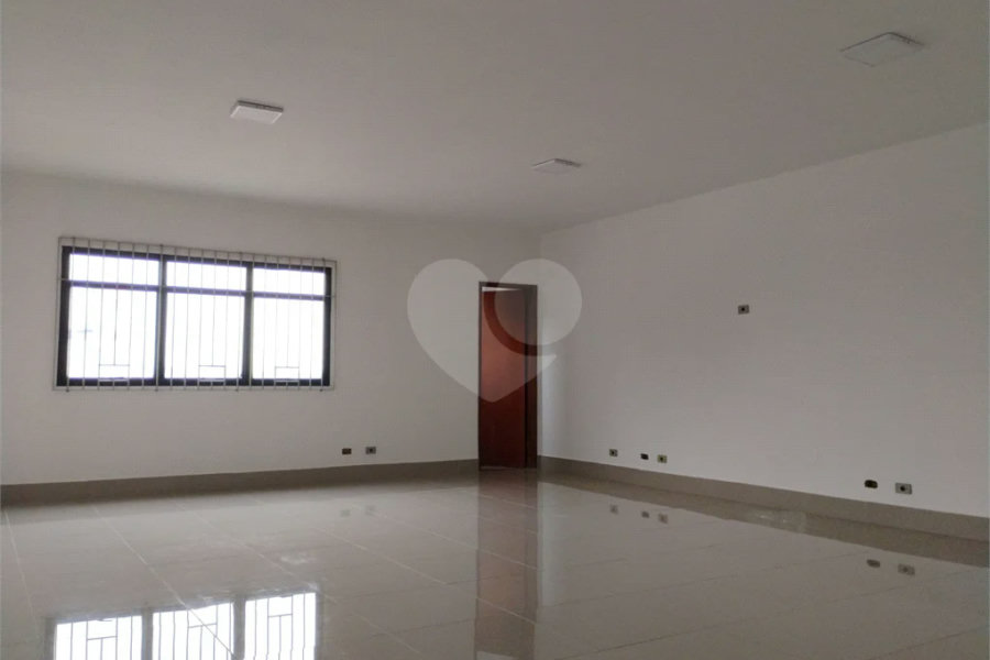 Aluga-se sala comercial na Vila Santa Catarina