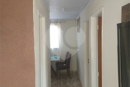 Casa Térrea com 2 dormitórios.