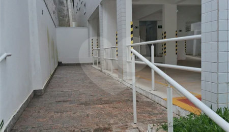 Apartamento à venda com 3 quartos, sendo 1 suíte,  no Centro, Poços de Caldas, MG