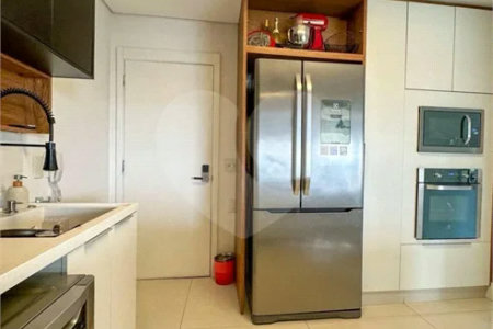 Apartamento de 106 m² no Auge Home Resort, porteira fechada, com 3 dormitórios, 1 suíte, varanda gourmet, 2 vagas, depósito e lazer completo.