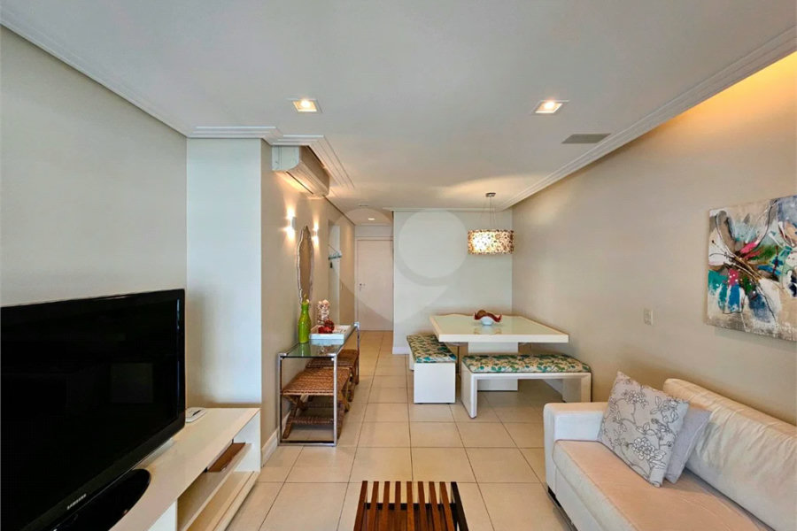 Apartamento à venda com 3 quartos, sendo 1 suíte,  em Riviera de São Lourenço, Bertioga, SP