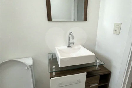 APARTAMENTO de 2 quartos (1 suíte) á venda em Santo André, 75m², 2 garagens fixas e cobertas, é entrar e morar!