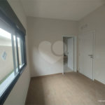 Casa exclusiva em Atibaia de alto padrão com 3 suítes, piscina, espaço gourmet, condomínio fechado, aceita financiamento