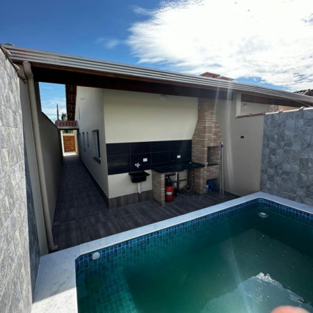 Casa à venda com 2 quartos, sendo 1 suíte, em Nova Itanhaém, Itanhaém - SP