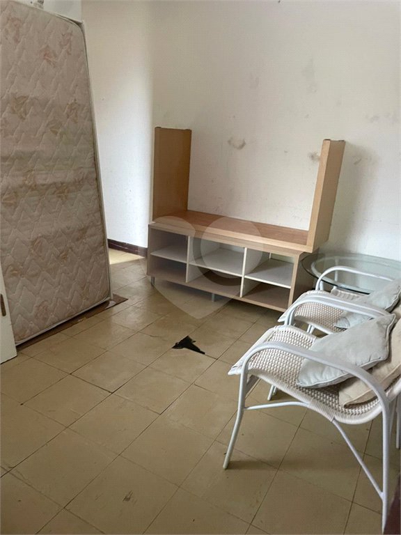 Casa à venda, 742 m², com piscina, 5 suítes, em Embu das Artes
