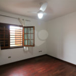 Casa térrea assobradada