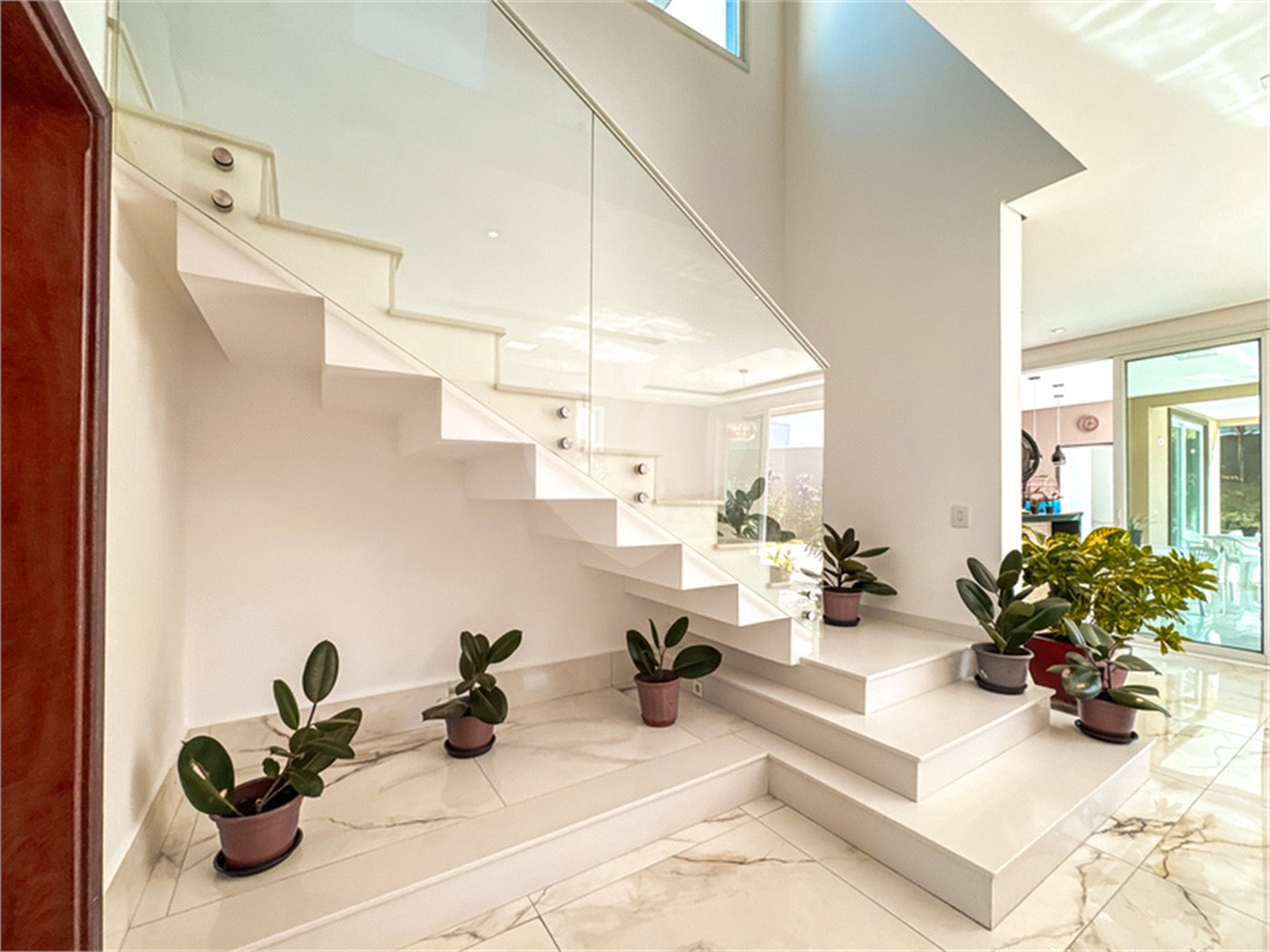 Sobrado à venda em Itupeva – 421,80 m² de terreno – 254,28 m² de área construída – 3 dormitórios – 4 banheiros – 4 vagas de garagem